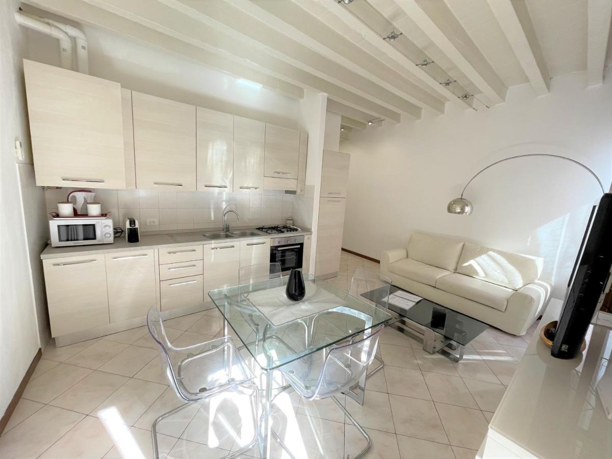 Desenzanoloft Le Petit Bijou - Restyling 2025 - Downtown Desenzano del Garda Luaran gambar